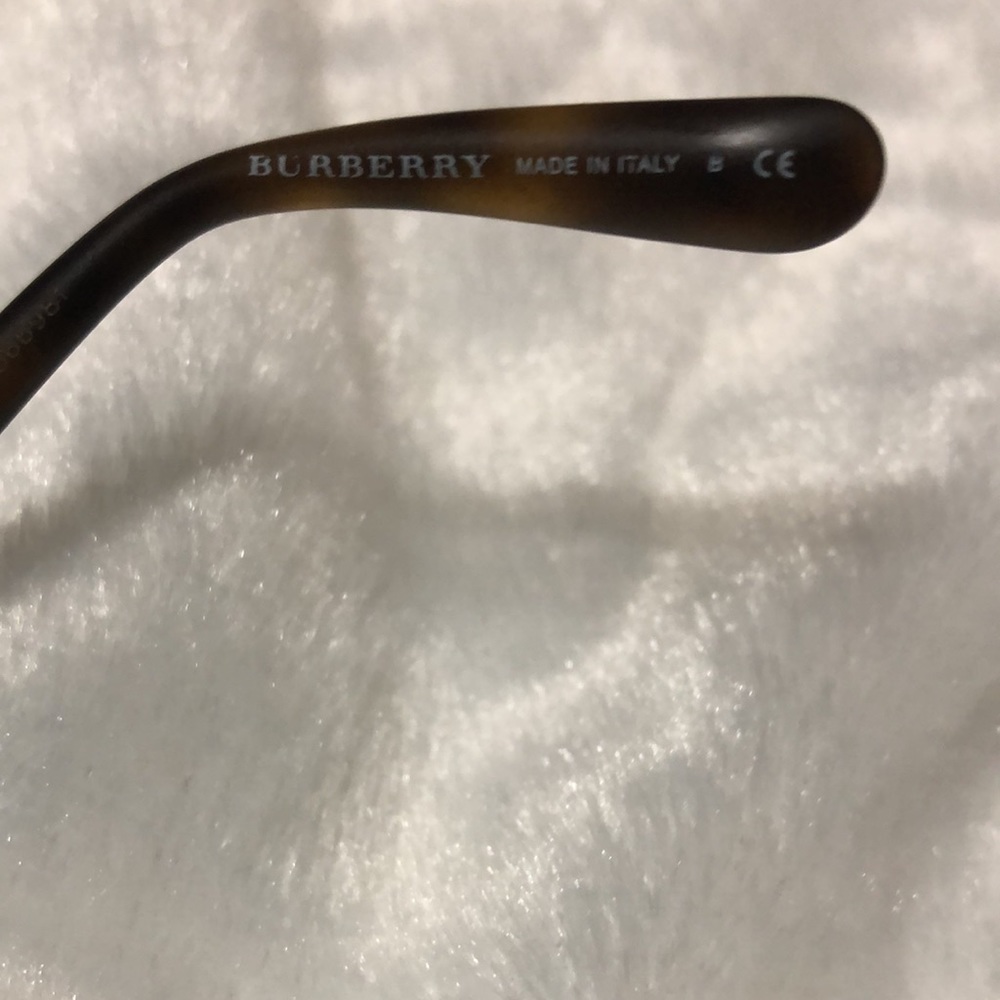 Women’s Burberry Eyeglasses with case and wiping cloth - Picture 6 of 7